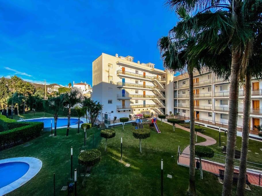 Апартаменты Escapada Familiar En Torrox Costa A 100M De La Playa, Vistas Al Mar Y Parking Gratis Экстерьер фото