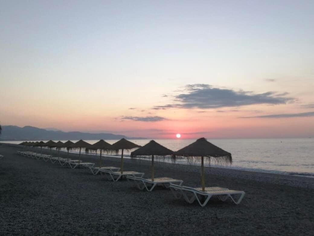 Апартаменты Escapada Familiar En Torrox Costa A 100M De La Playa, Vistas Al Mar Y Parking Gratis Экстерьер фото